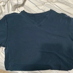 Men’s Lululemon V neck T-shirt in navy blue. Size small.